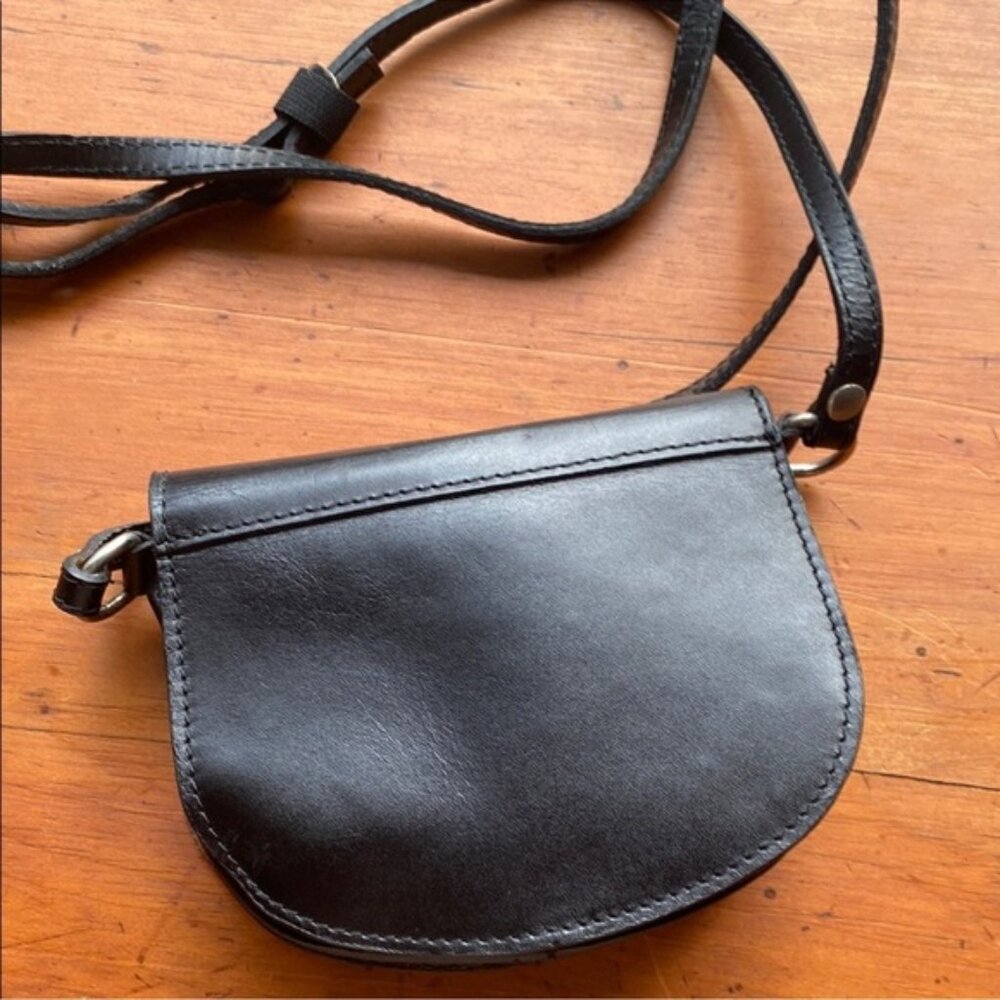 Vera Pelle Small Genuine Leather Crossbody – Made in Italy, Like New